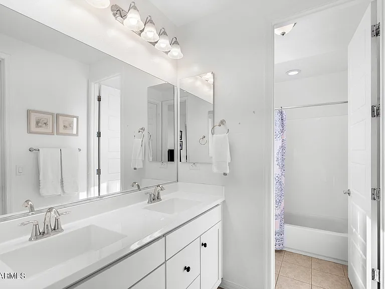 4738 S Curie Way — Photo 4