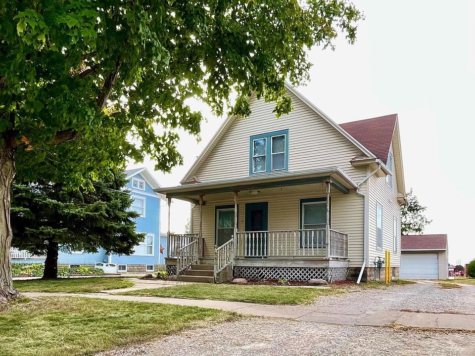 Beautiful 1.5 story house in quiet Dysart neighborhood.