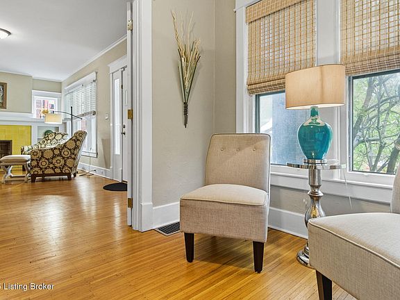 2nd image of 1860 Alfresco Pl