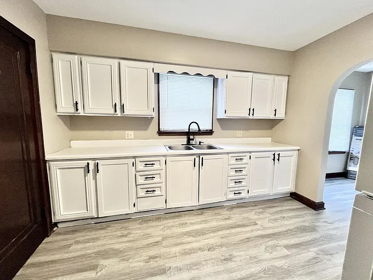 715 Flieth St — Photo 2