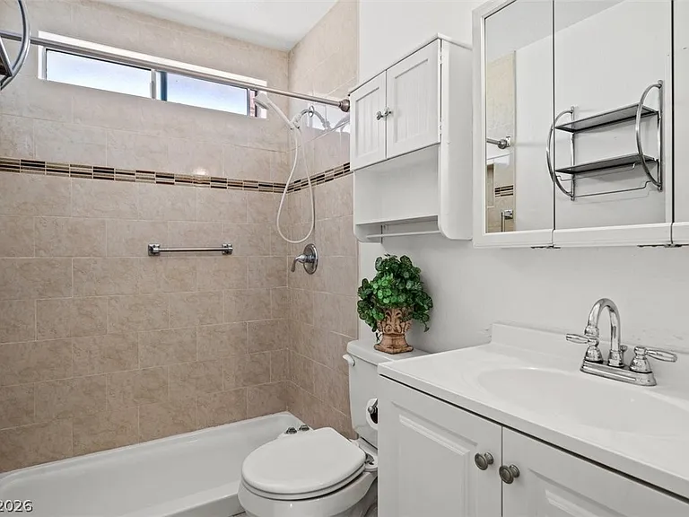 245 Meyers Ave — Photo 12