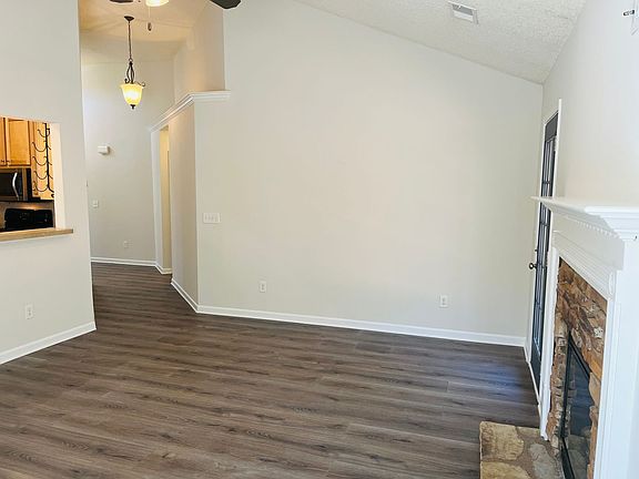 5th image of 23 Belltree Cir