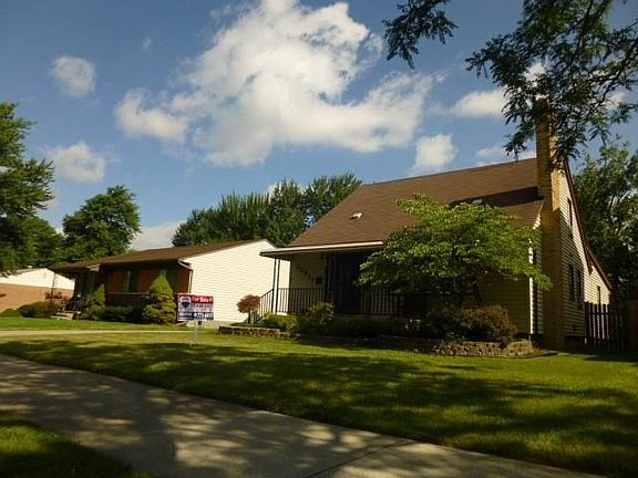 3rd image of 22611 Clairwood St