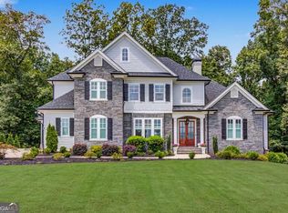 5392 Retreat Dr, Flowery Branch, GA 30542