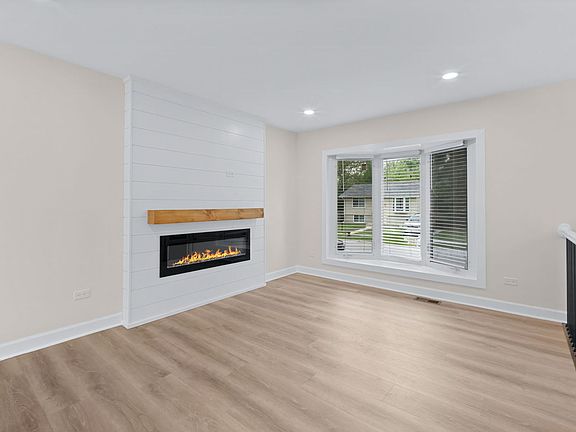 5th image of 4435 Balmoral Dr