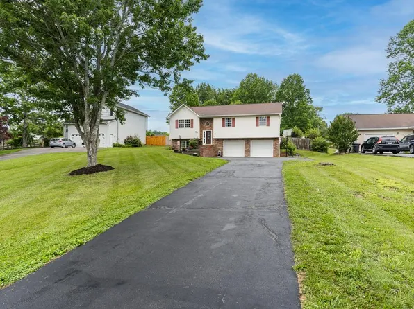 208 Duty Dr, Bluff City, TN 37618