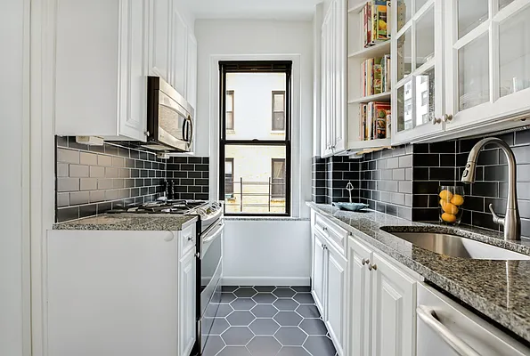 Sold by Compass | media 5