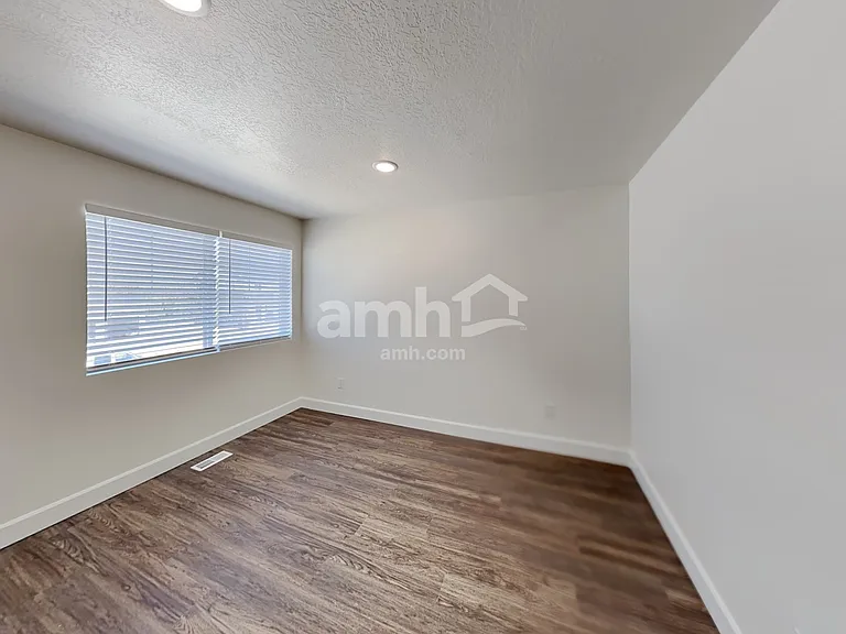 2184 E Silverado Ln — Photo 21
