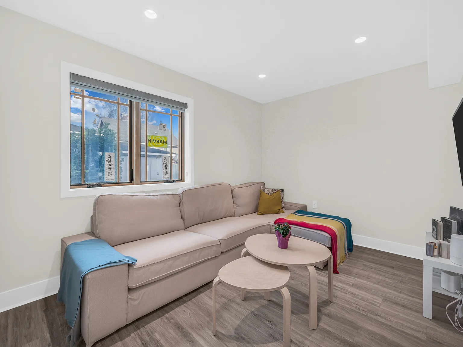 2 bed, 1.5 bath, 879 sqft, $3,650 — Photo 4