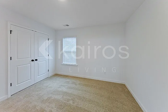 142 Hughes Dr — Photo 13
