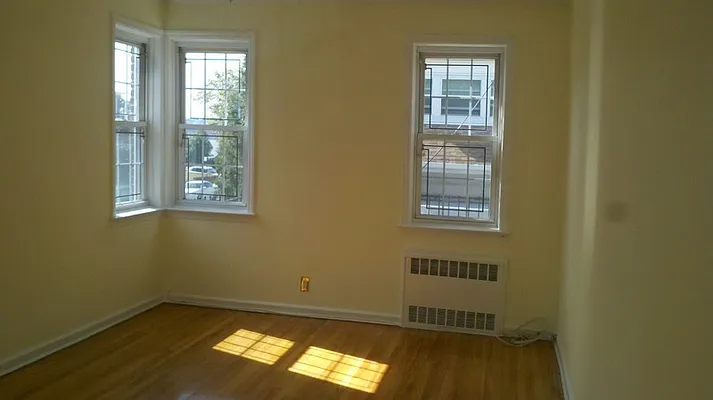 Rented by Laura A Noto LREB | media 37