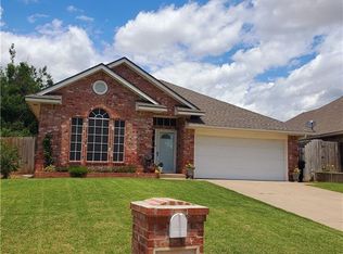 12517 SW 6th St, Yukon, OK 73099