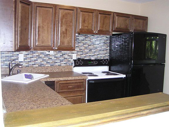 2nd image of 5530 N Lakewood Cir APT 723