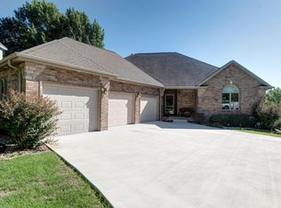 1413 W Nettleton Ct, Springfield, MO 65810