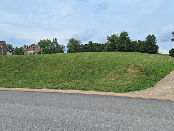 2nd image of 133 Forest Ln N