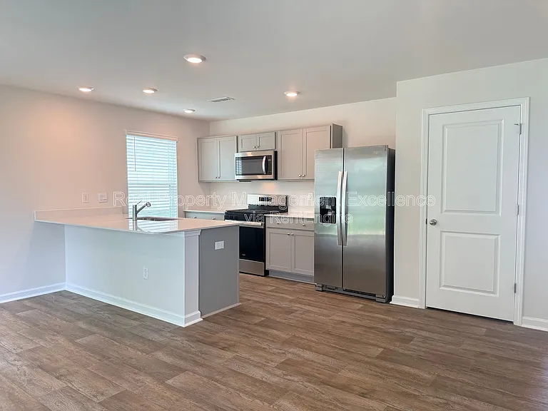 58 Sweet Meadow Rd — Photo 5