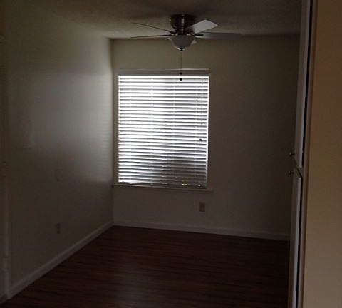 3rd image of 1619 G St APT 08