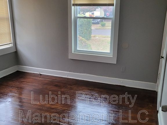 3rd image of 2166 Benton St