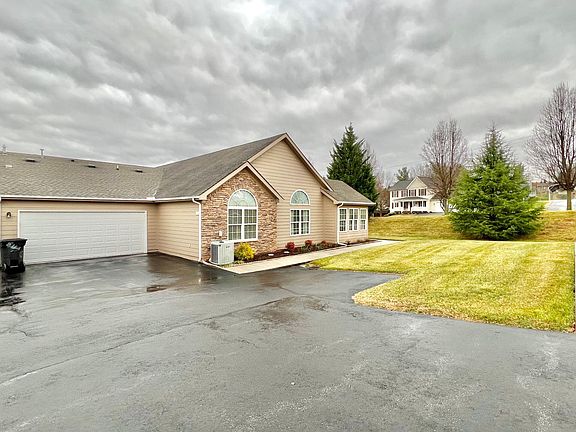 3rd image of 5416 Orchard Villas Cir