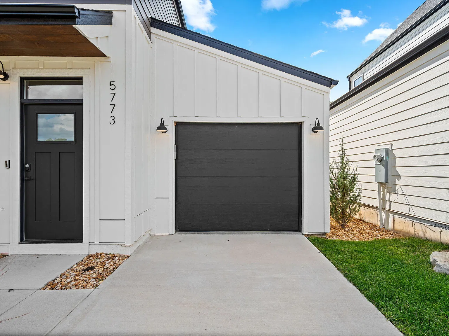3 bed, 2.5 bath, 1806 sqft, $4,295 — Photo 4
