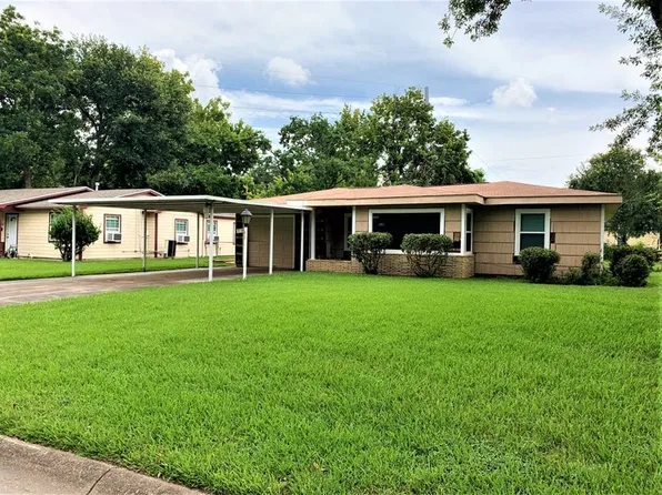 1413 Merry Ln, La Marque, TX 77568