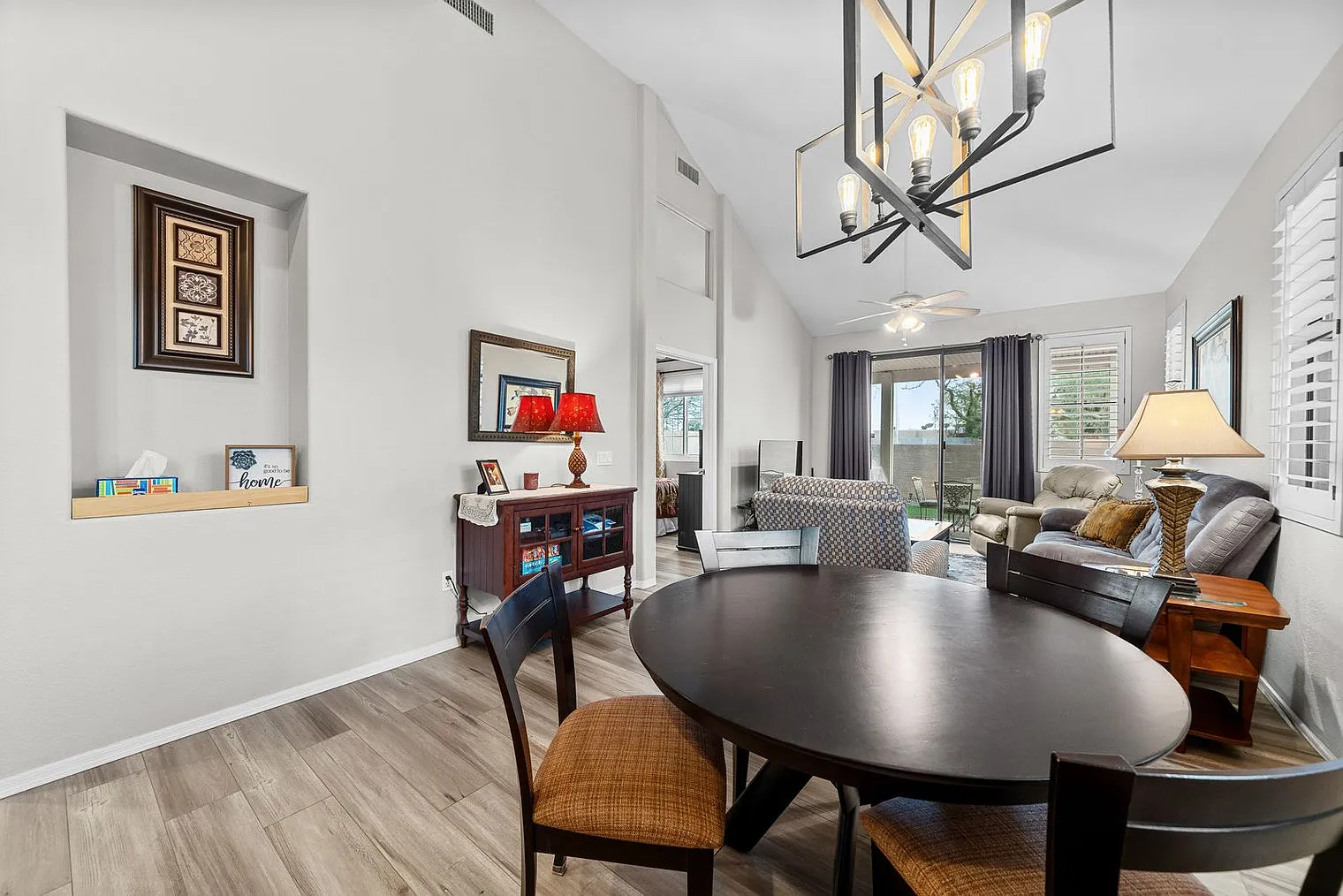 2 bed, 2.0 bath, 968 sqft, $2,483 — Photo 4