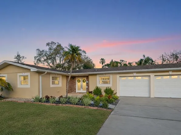 1957 Souvenir Dr, Clearwater, FL 33755