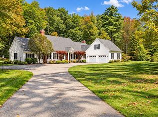 370 Southshire Dr, Bennington, VT 05201