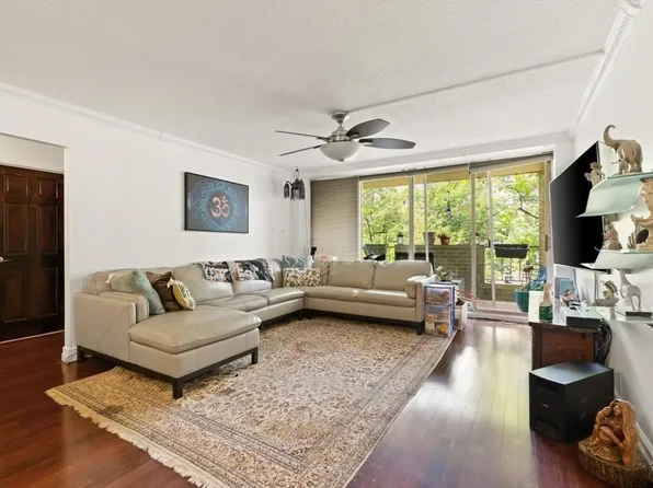 99 Pond Ave APT 520, Brookline, MA 02445