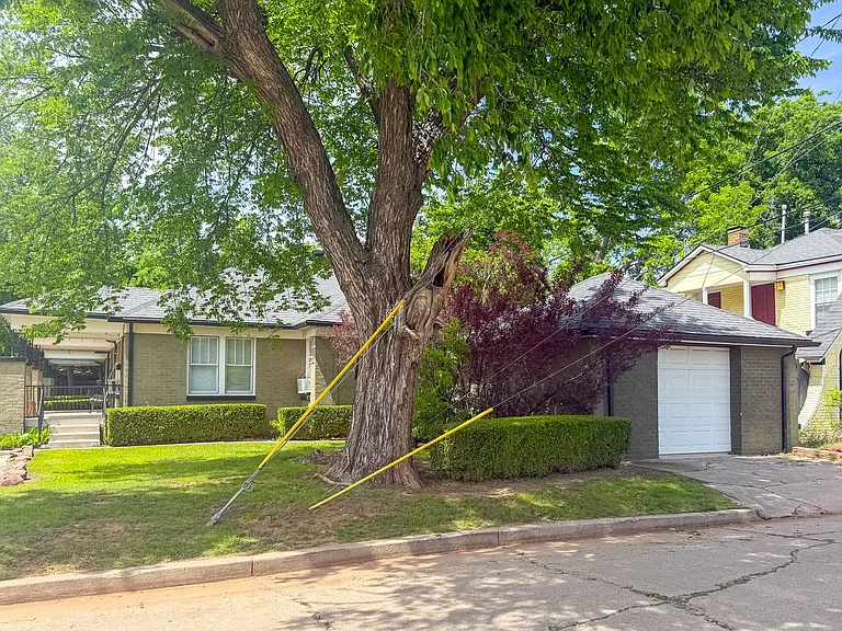 1201 Military Ct — Photo 3