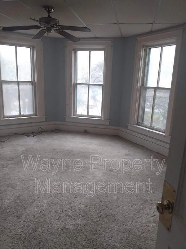 1 bed, 1.0 bath, 595 sqft, $575 — Photo 3
