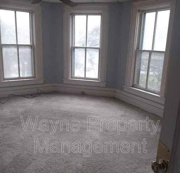 744 1st St #4 — Photo 3