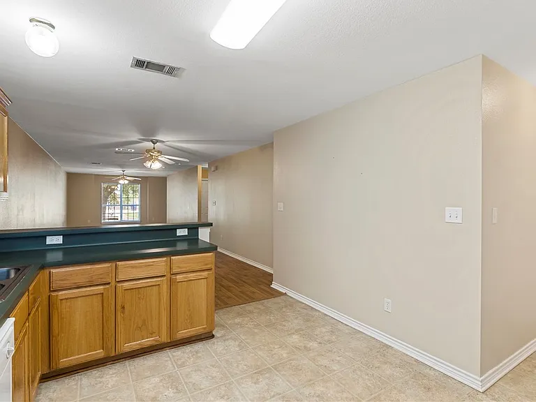 912 Willow Pond St — Photo 12