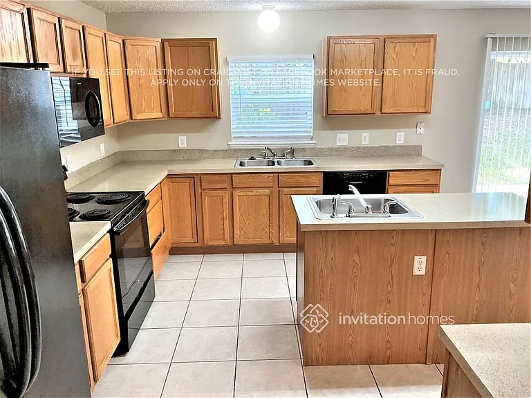 1754 McFarlane Ave — Photo 7