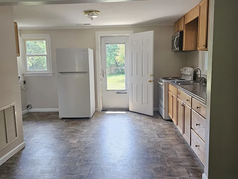 100 Coley Cir — Photo 24