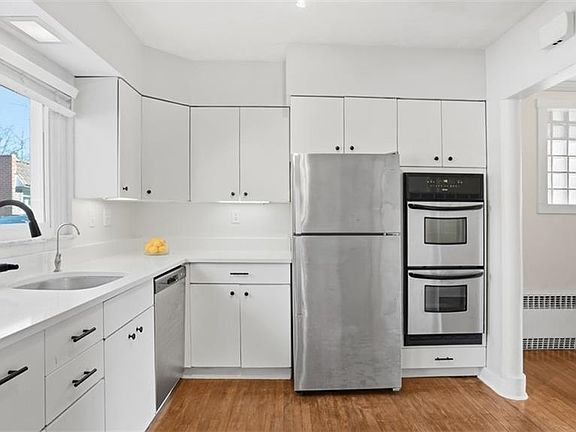 Kitchen and dining room enterence
