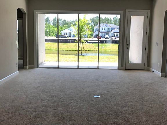 5th image of 186 Silver Sage Ln