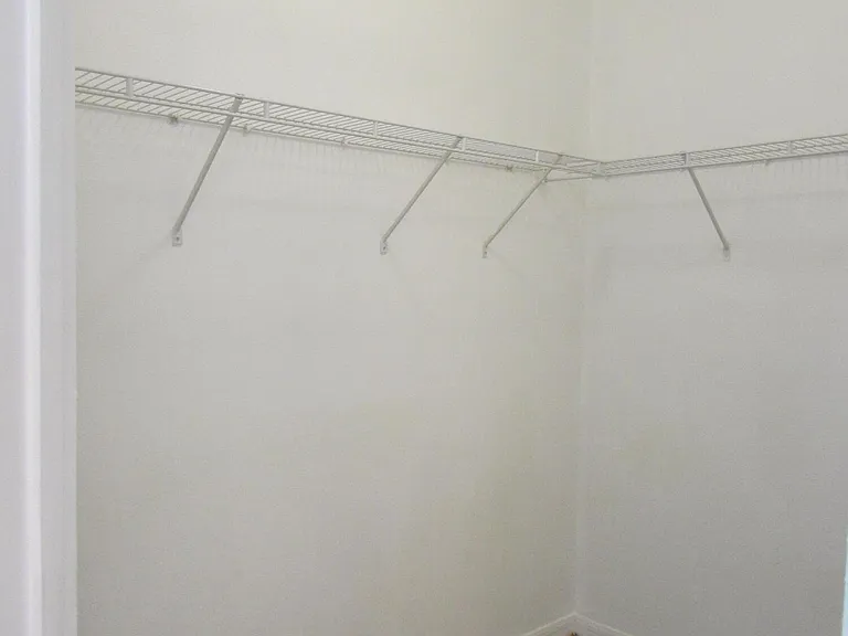 4192 Collinwood Dr — Photo 9