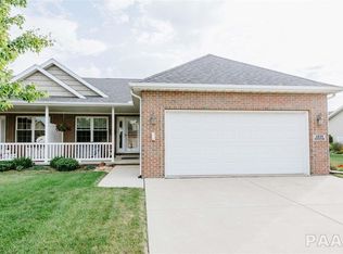 1829 Kingsbury Rd, Washington, IL 61571