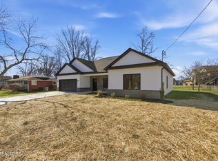 5613 Stoneleigh Rd, Knoxville, TN 37912