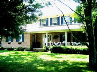 13 Hanover St, Spring Grove, PA 17362