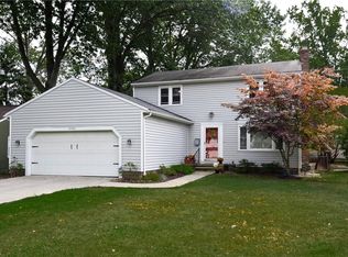 27907 Lincoln Rd, Bay Village, OH 44140