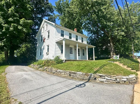 1404 E Newport Rd, Lititz, PA 17543