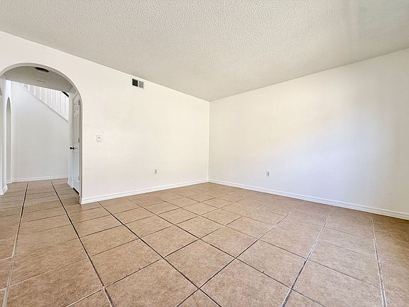 5th image of 6636 Pomeroy Cir