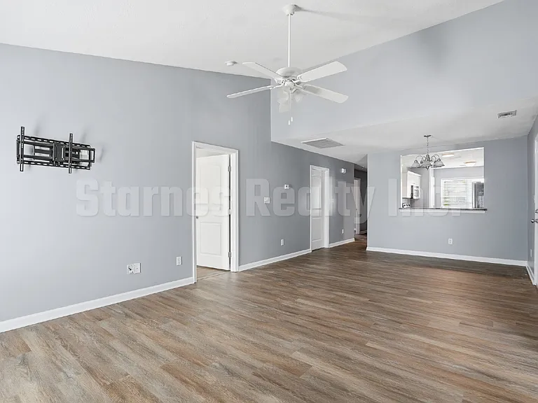 469 Strutter Trl — Photo 10