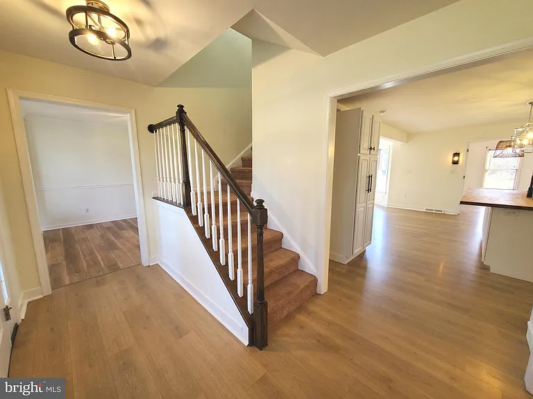 614 E Pebworth Rd — Photo 9