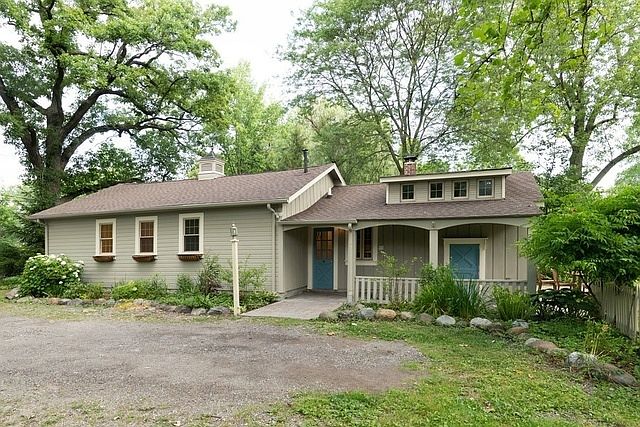 1st image of 2379 Shady Ln