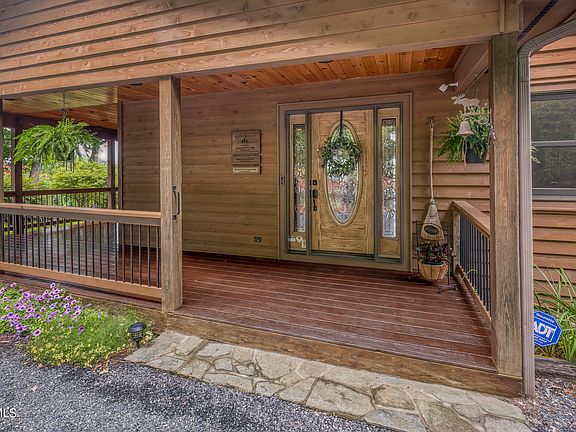 4th image of 315 Roan Springs Ln