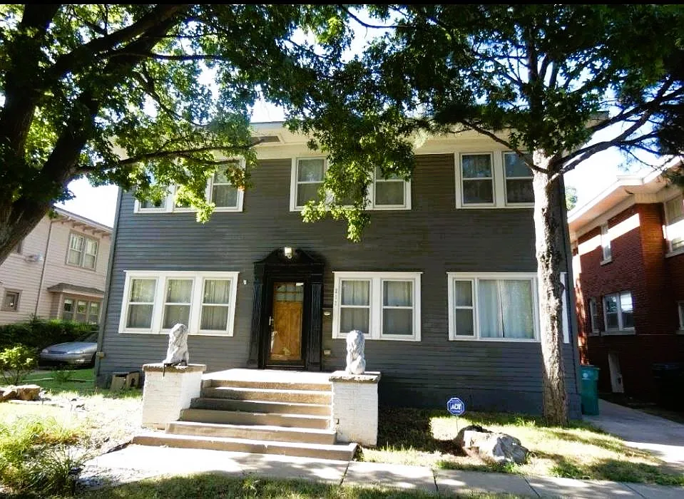 217 NW 22nd St