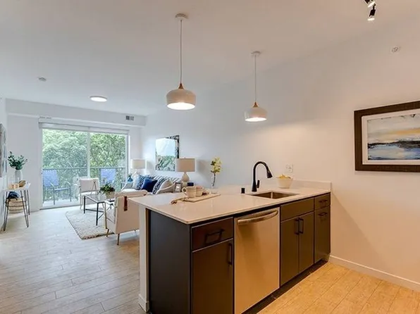 Alexander Apartments